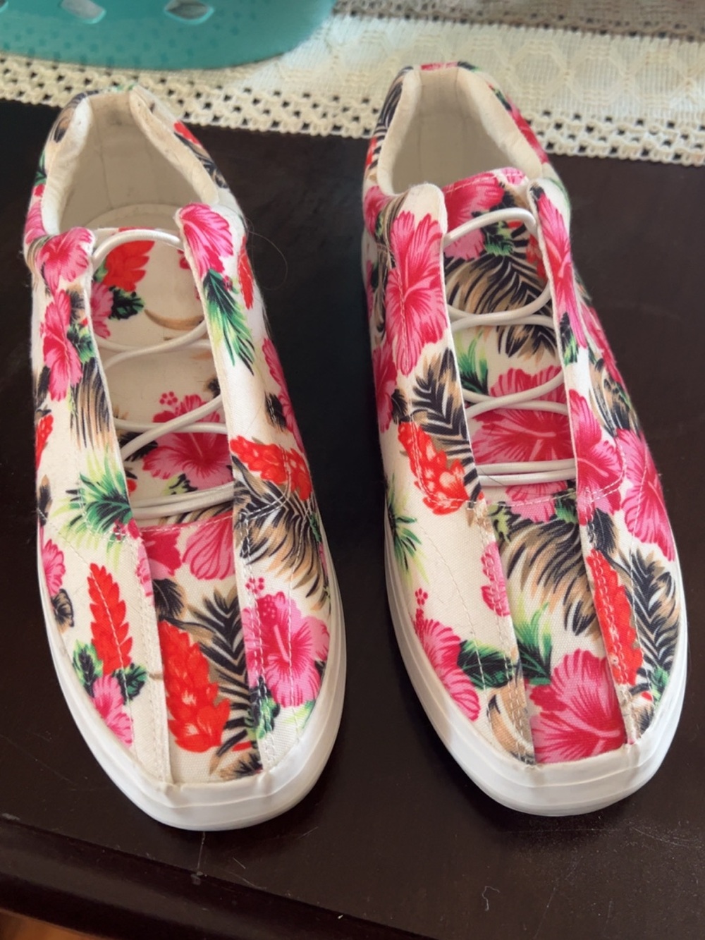 ComfortView Athletic Camellia Floral Slip On Sneakers Size 8